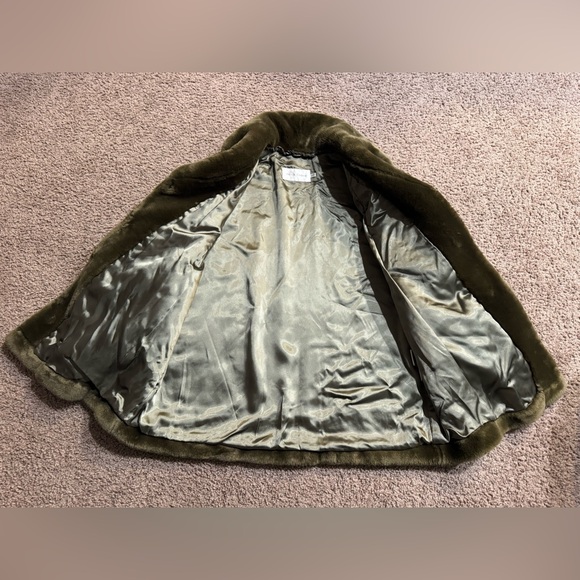 Beta’s Choice Olive Green Faux Fur Coat - Picture 9 of 12